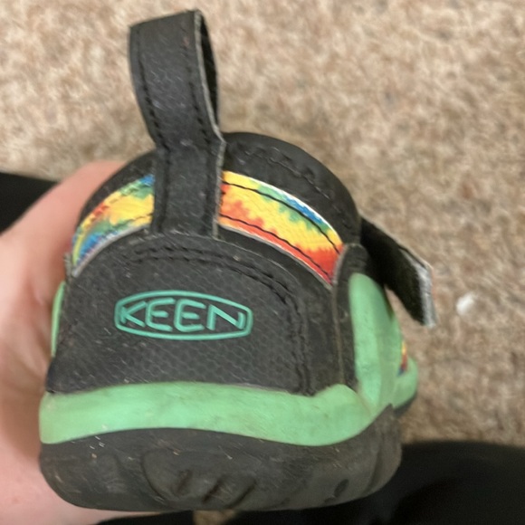 EUC boys green and tie dye Keen sandals - Picture 5 of 5